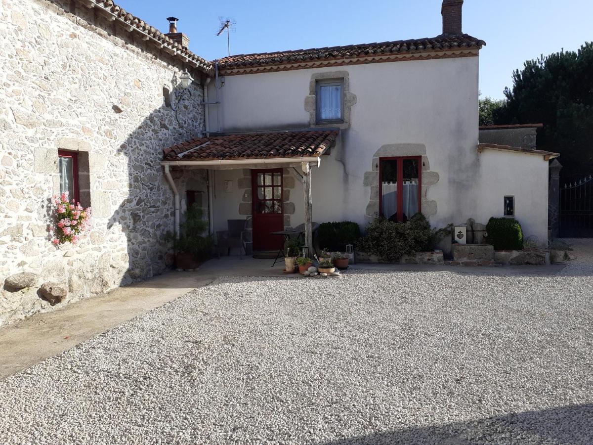 Chambre D'Hote Du Plessis Hotel Beaurepaire  Exterior photo