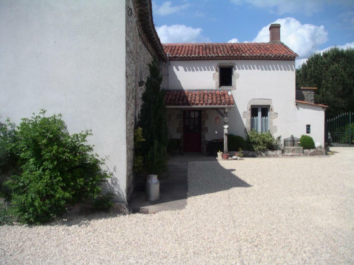 Chambre D'Hote Du Plessis Hotel Beaurepaire  Exterior photo