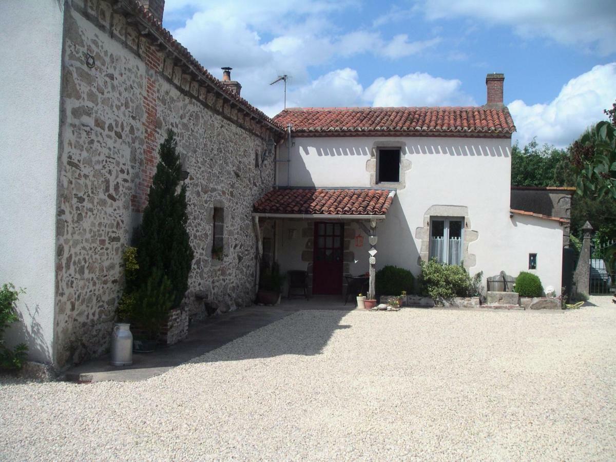 Chambre D'Hote Du Plessis Hotel Beaurepaire  Exterior photo